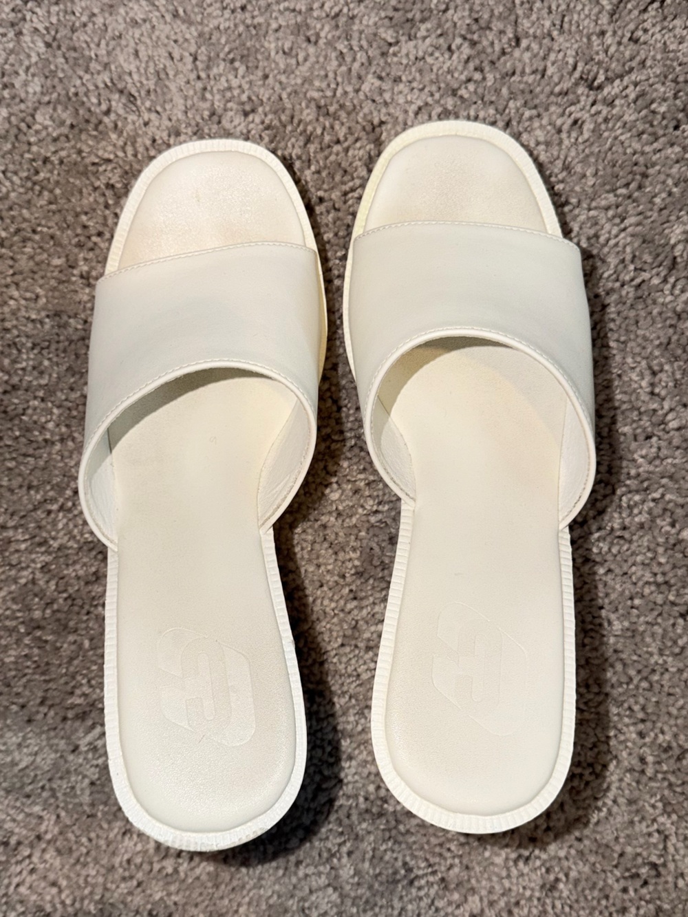 White Sandals with Chunky Heel